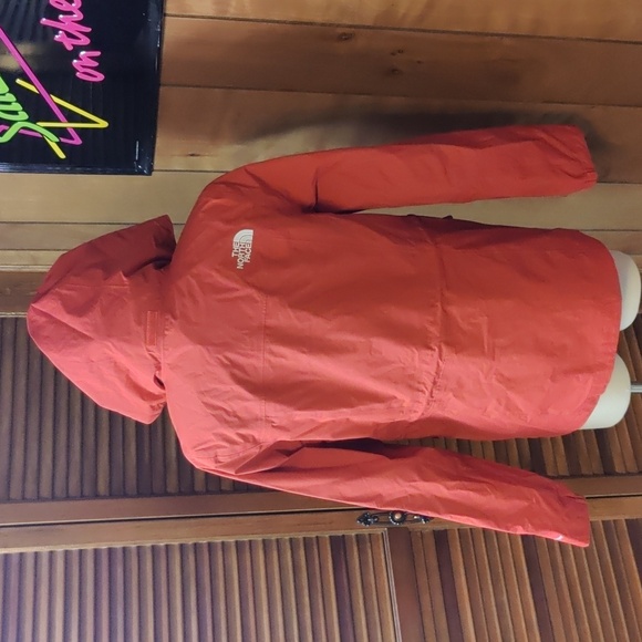The North Face Zoomie 2 Jacket - Picture 8 of 8